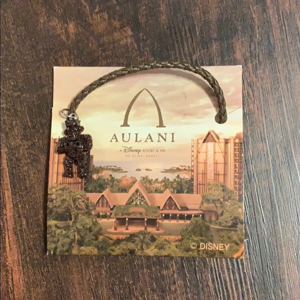 New, never worn!  Bring Aulani to your home!